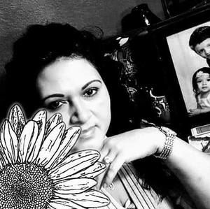 Meet your Posher, Adela